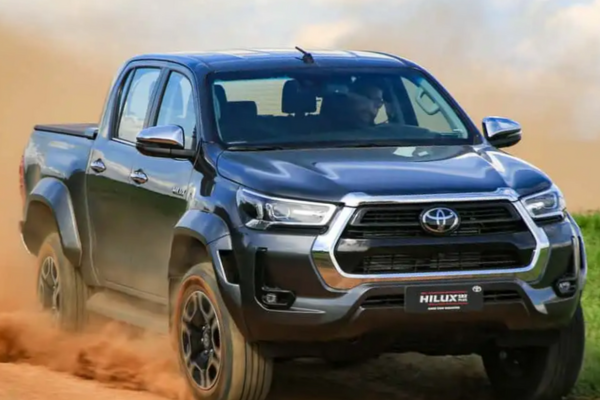 seguro para veículos blindados | proteção completa Atenuar Seguros | Hilux blindada azul